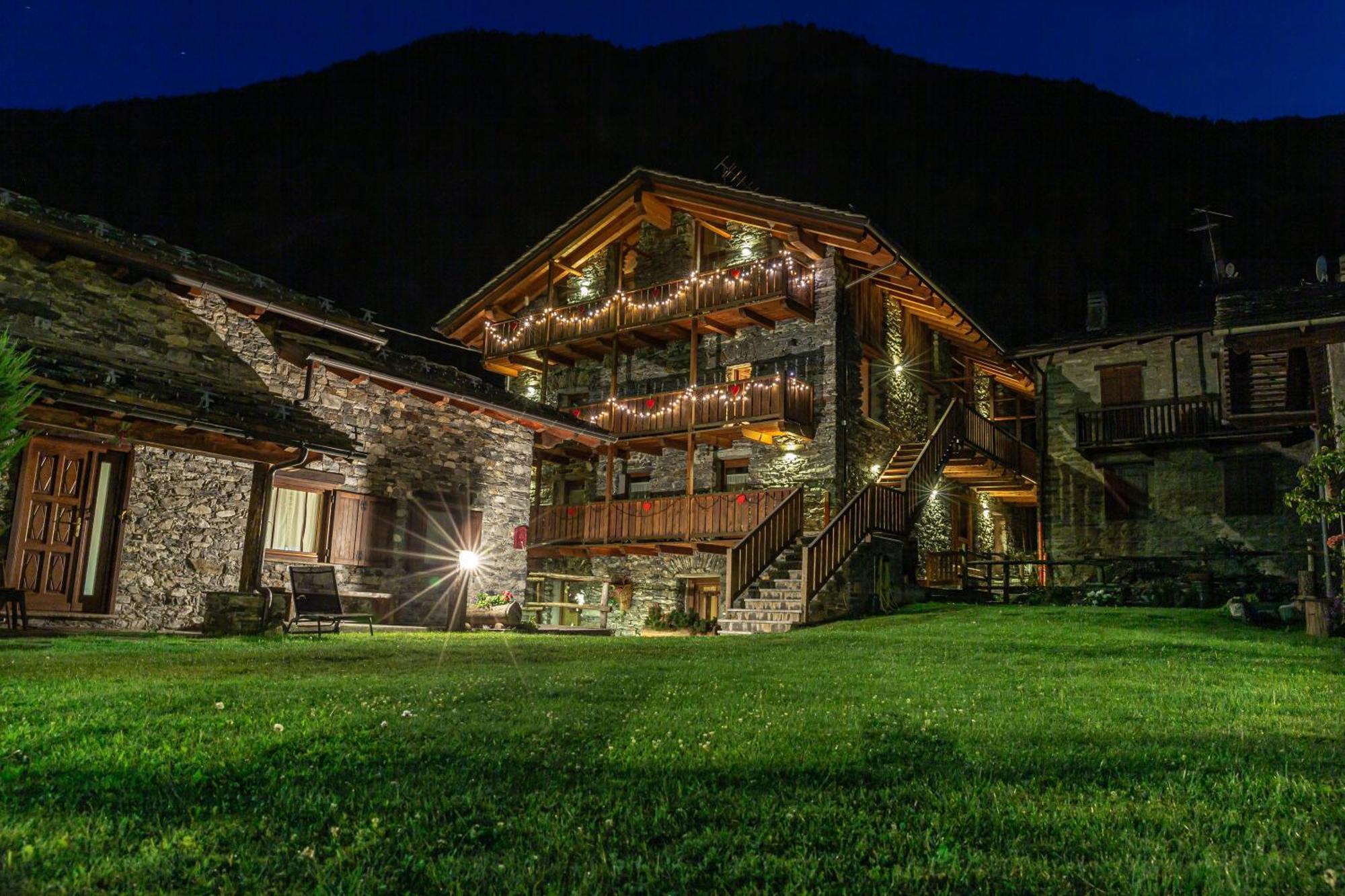 Le Petit Coeur Residence De Montagne La Salle Εξωτερικό φωτογραφία
